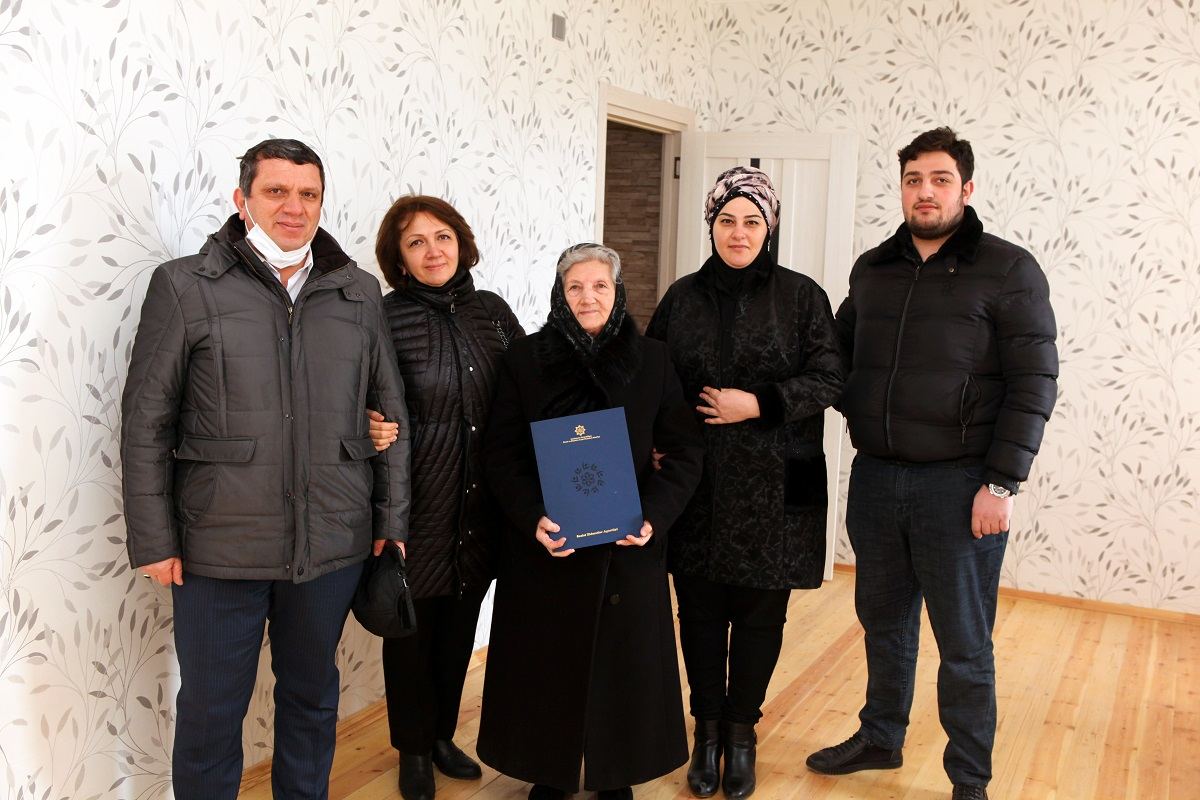 Şəhid ailələri və müharibə əlillərinə daha 30 mənzil təqdim edildi (FOTO) - Gallery Image