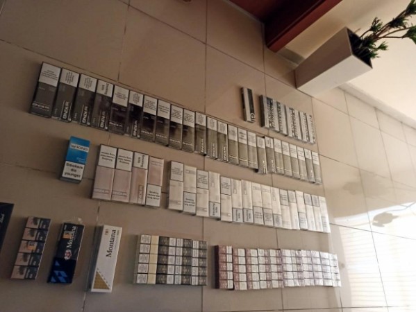 Gömrük xeyli miqdarda aksiz markasız siqaretlər aşkar etdi- FOTO