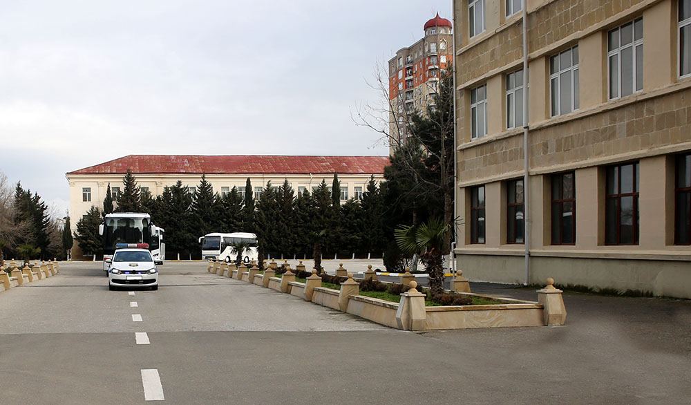 Təlimlərə cəlb edilən şəxsi heyət və hərbi texnika təlim bölgəsinə yola düşüb (FOTO/VİDEO) - Gallery Image