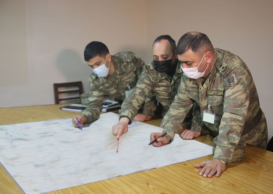 Təlimlərdə xəritə üzərində tapşırıqlar icra olunur (FOTO/VİDEO) - Gallery Image