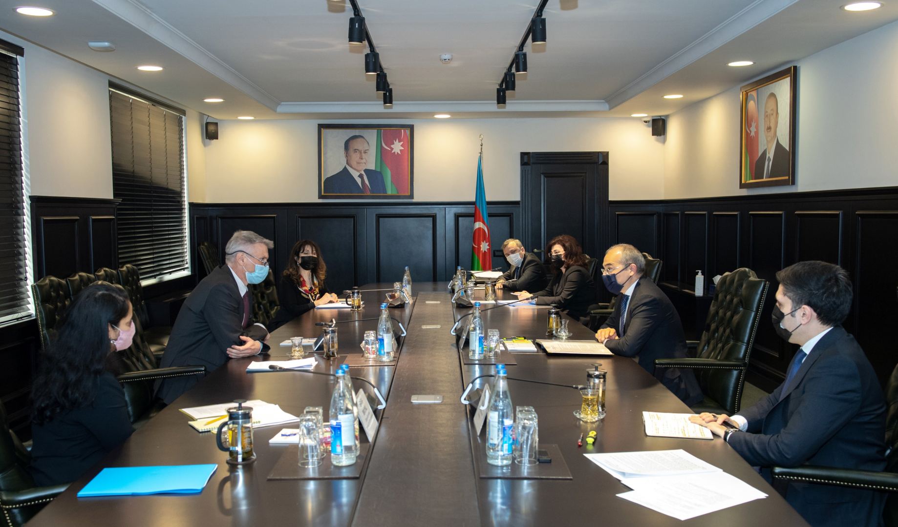 Mikayıl Cabbarov Dünya Bankının regional direktoru ilə görüşüb (FOTO) - Gallery Image