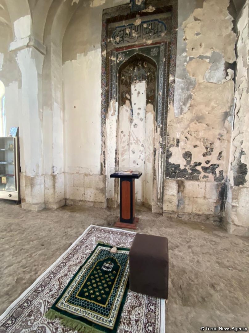 Dini icma rəhbərləri Ağdamda Cümə məscidini ziyarət ediblər (FOTO) - Gallery Image