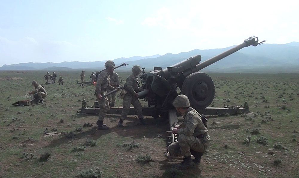 Azərbaycan Ordusunda raket-artilleriya batareyalarının döyüş atışlı taktiki təlimləri başlayıb (FOTO/VİDEO) - Gallery Image