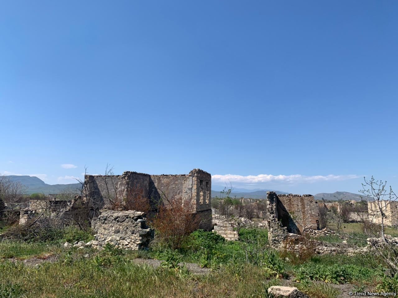 Bir qrup jurnalist Ağdama səfər edib (FOTO) - Gallery Image
