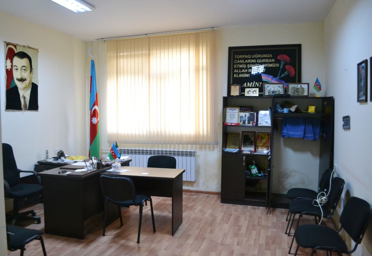 Bakıda ictimai təşkilatın ofisindən oğurluq edən şəxslər saxlanılıb (FOTO/VİDEO) - Gallery Image