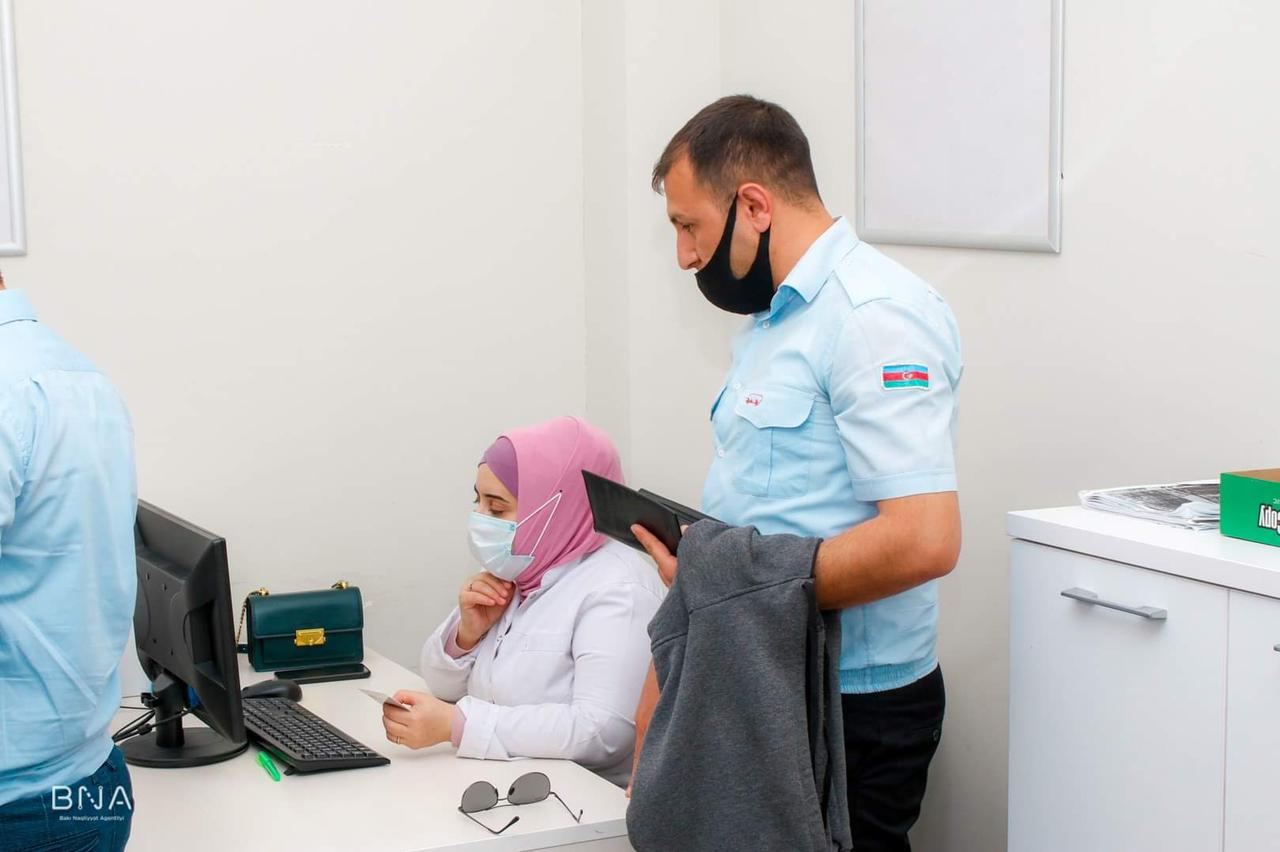 Avtobus sürücülərinə peyvənd vurulur (FOTO) - Gallery Image