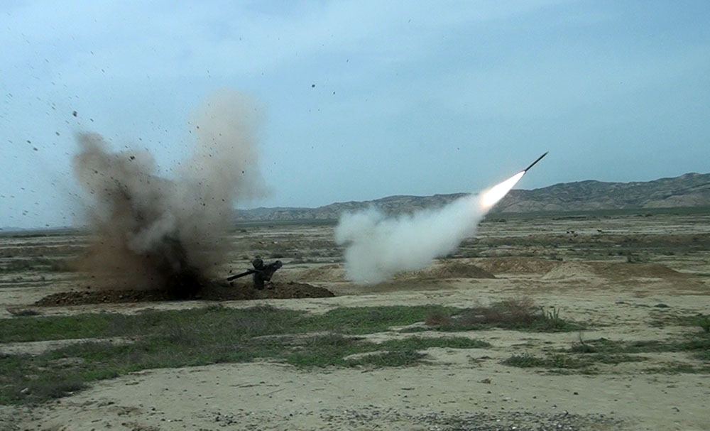 Zenit-raket bölmələrinin döyüş atışlı taktiki təlimləri keçirilir (FOTO/VİDEO) - Gallery Image