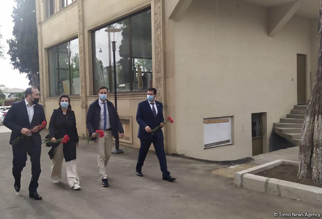 Fransalı hüquqşünaslar Gəncəydə səfər ediblər (FOTO) - Gallery Image