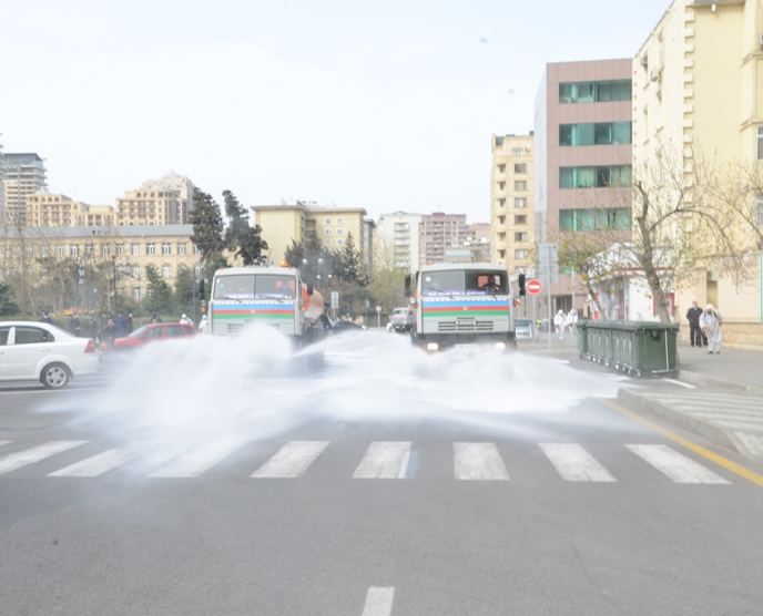 Bakının küçələri növbəti dəfə dezinfeksiya edilir (FOTO) - Gallery Image