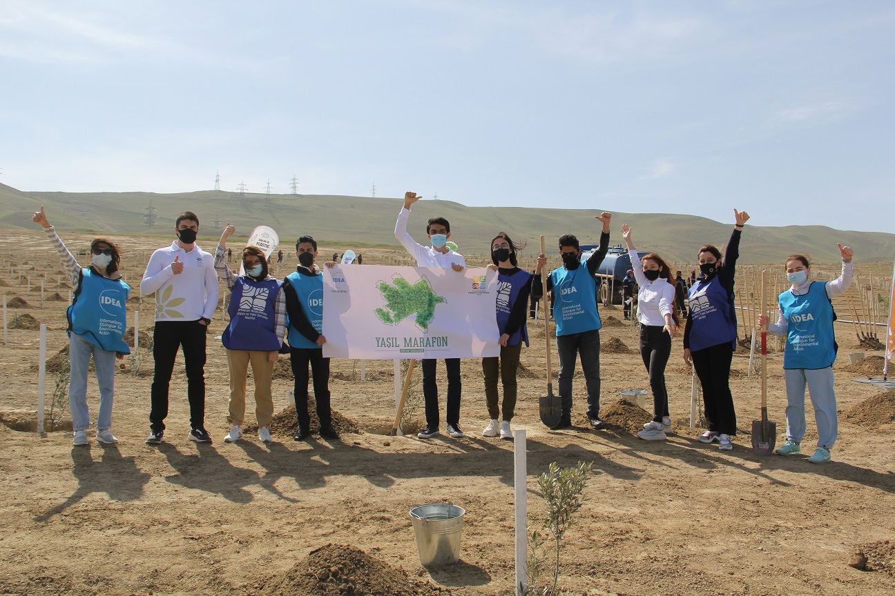 “Yaşıl Marafon” çərçivəsində Bakıda növbəti ağacəkmə aksiyası keçirilib (FOTO) - Gallery Image