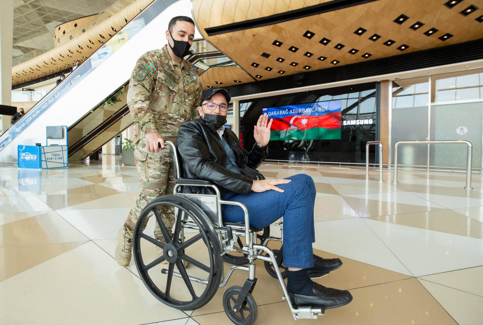 Ağır yaralanan daha 13 qazi Türkiyəyə göndərilib (FOTO) - Gallery Image