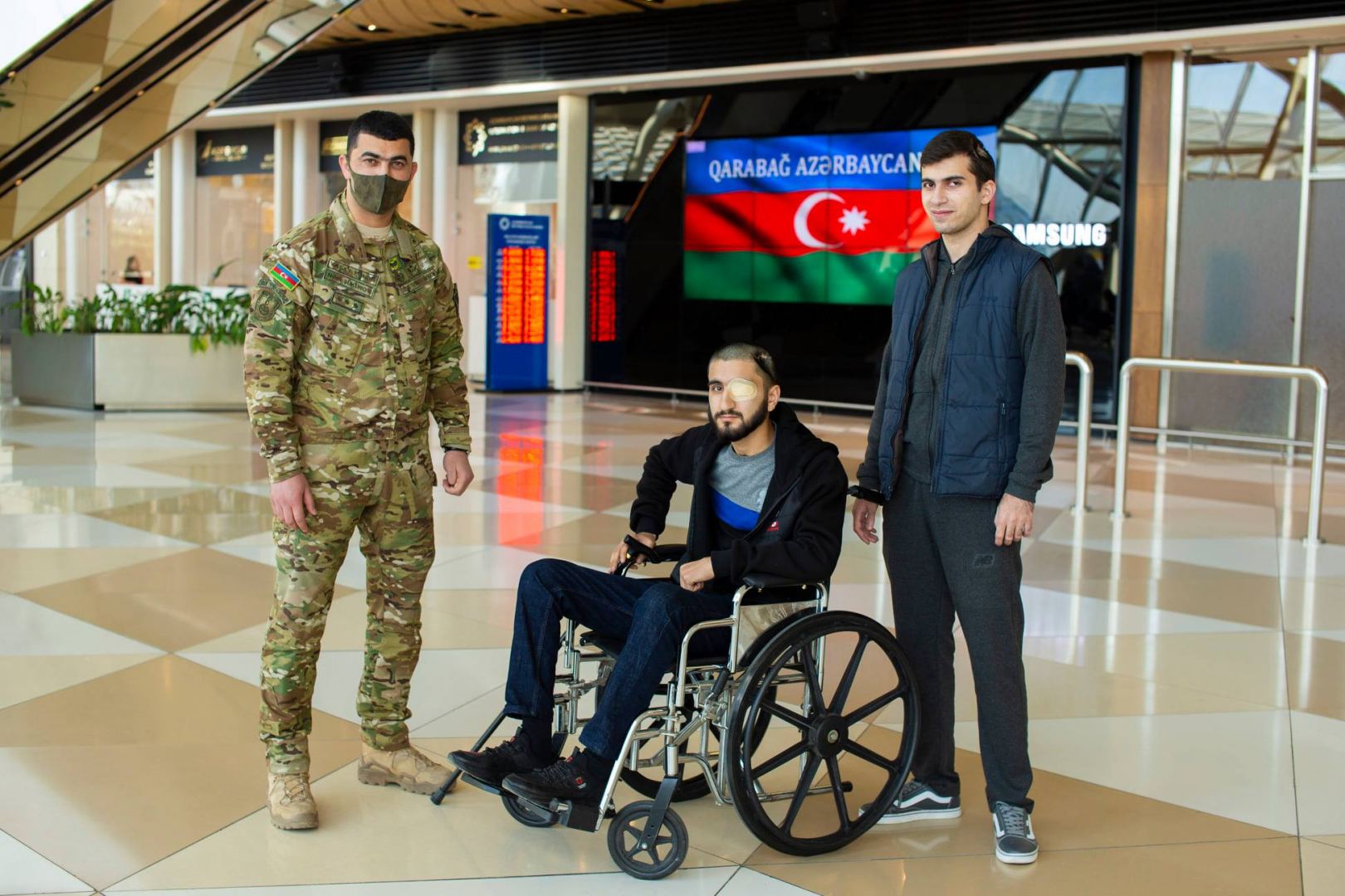 Ağır yaralanan daha 13 qazi Türkiyəyə göndərilib (FOTO) - Gallery Image