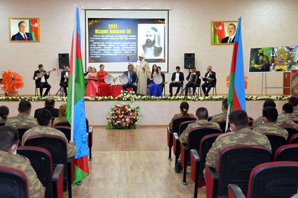 Azərbaycan Ordusunda Nizami Gəncəvinin 880 illik yubileyi ilə əlaqədar silsilə tədbirlər davam edir (FOTO/VİDEO) - Gallery Image