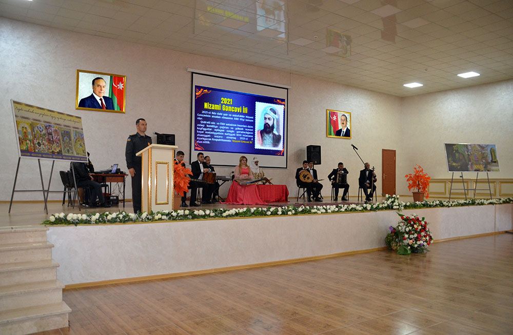 Azərbaycan Ordusunda Nizami Gəncəvinin 880 illik yubileyi ilə əlaqədar silsilə tədbirlər davam edir (FOTO/VİDEO) - Gallery Image