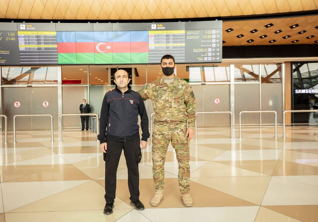 Türkiyəyə göndərilən daha 2 qazimiz sağalaraq ölkəyə qayıtdı (FOTO) - Gallery Image