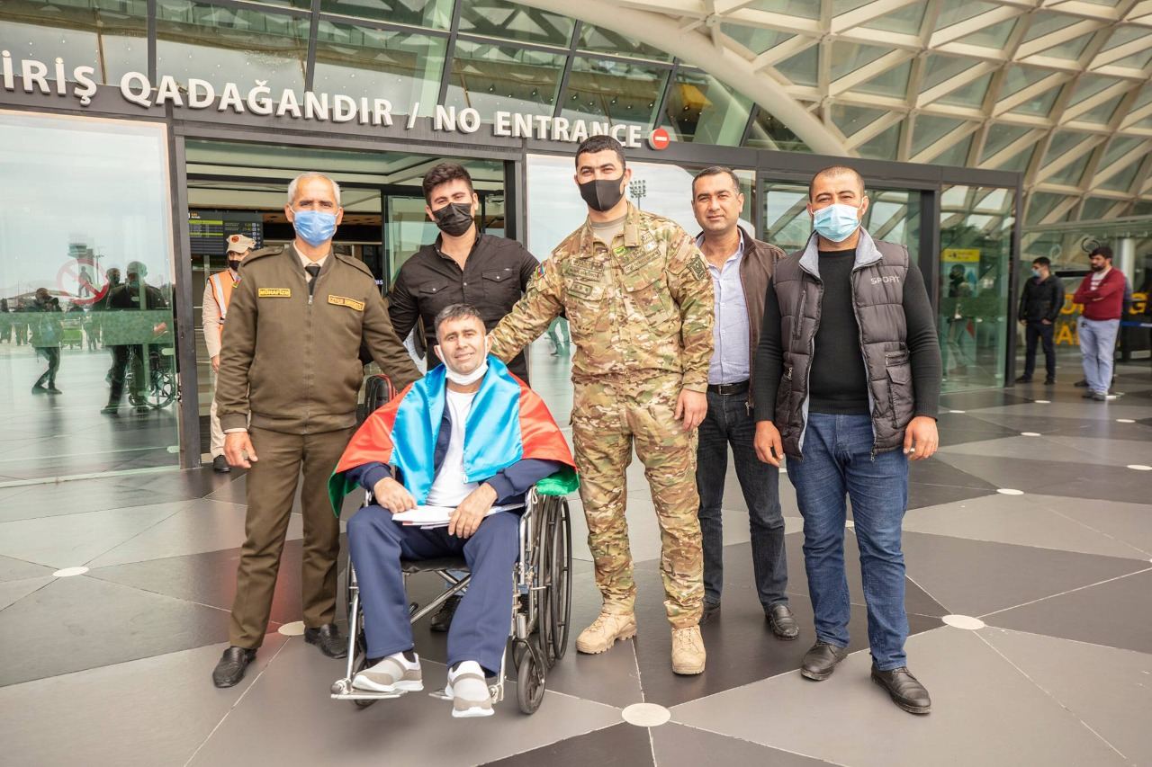 Türkiyəyə göndərilən daha 2 qazimiz sağalaraq ölkəyə qayıtdı (FOTO) - Gallery Image