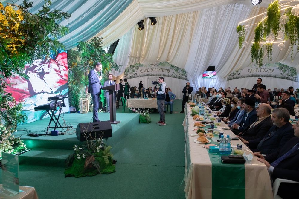 Heydər Əliyev Fondunun vitse-prezidenti Leyla Əliyevanın təşəbbüsü ilə Moskvada iftar süfrəsi açılıb (FOTO) - Gallery Image