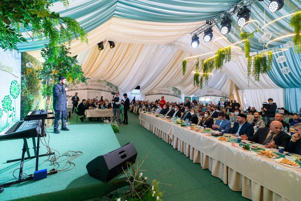 Heydər Əliyev Fondunun vitse-prezidenti Leyla Əliyevanın təşəbbüsü ilə Moskvada iftar süfrəsi açılıb (FOTO) - Gallery Image