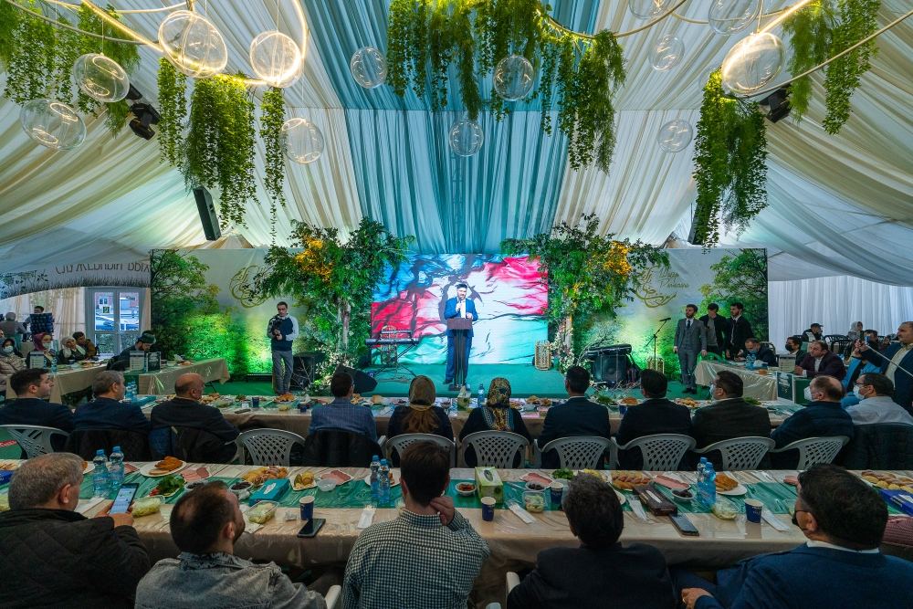 Heydər Əliyev Fondunun vitse-prezidenti Leyla Əliyevanın təşəbbüsü ilə Moskvada iftar süfrəsi açılıb (FOTO) - Gallery Image