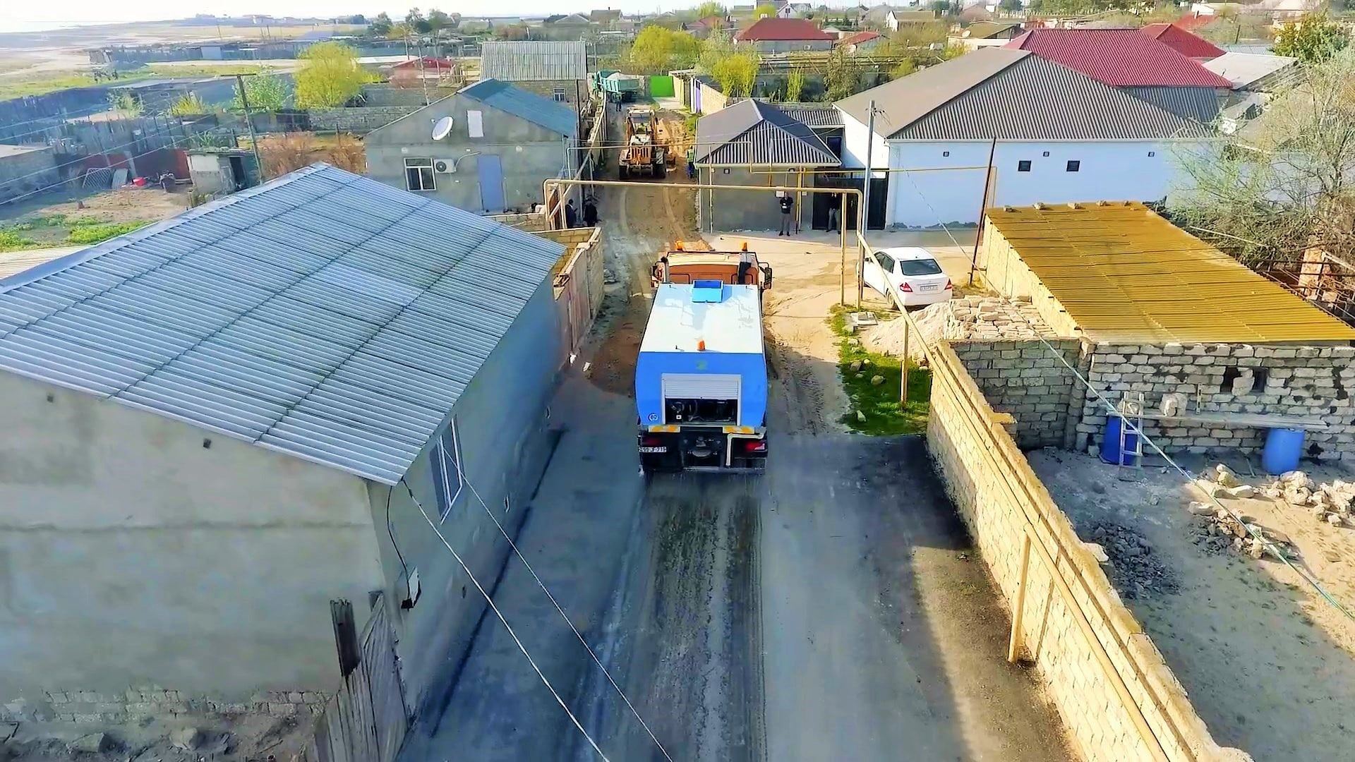 Pirallahı rayonunda Mübariz İbrahimov küçəsi təmir olunur (FOTO) - Gallery Image