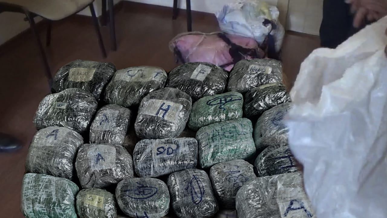 Polis narkobaronlara qarşı əməliyyat keçirdi, 128 kiloqram heroin aşkarlandı (FOTO/VİDEO) - Gallery Image