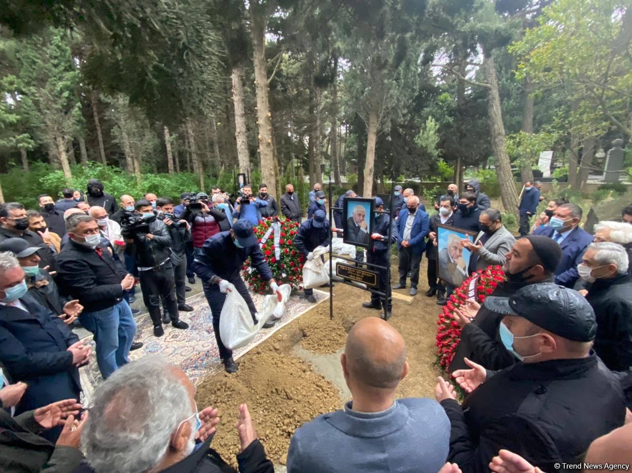 Fikrət Qoca dəfn edilib (FOTO/VİDEO) (ƏLAVƏ OLUNUB) - Gallery Image