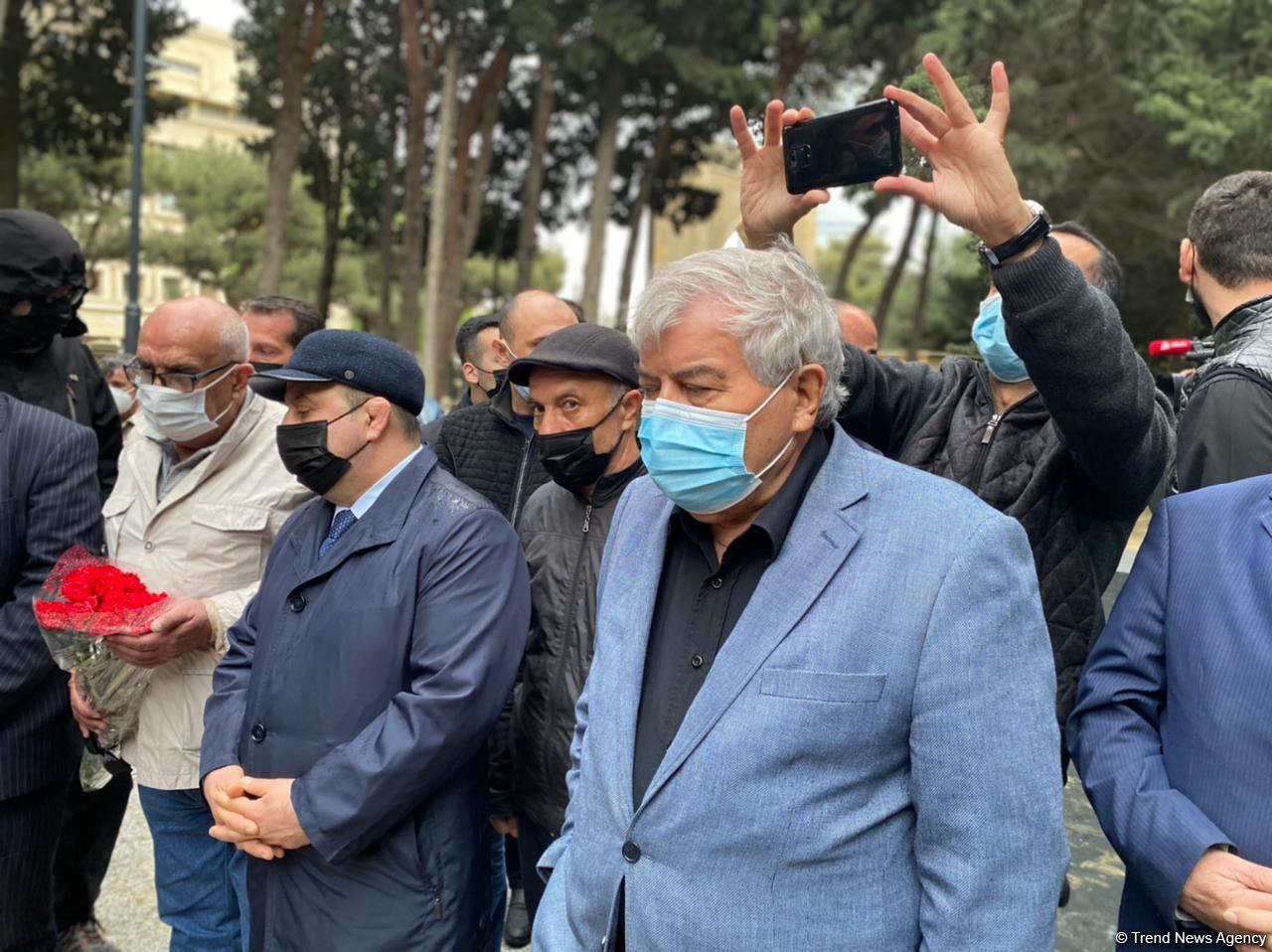 Fikrət Qoca dəfn edilib (FOTO/VİDEO) (ƏLAVƏ OLUNUB) - Gallery Image