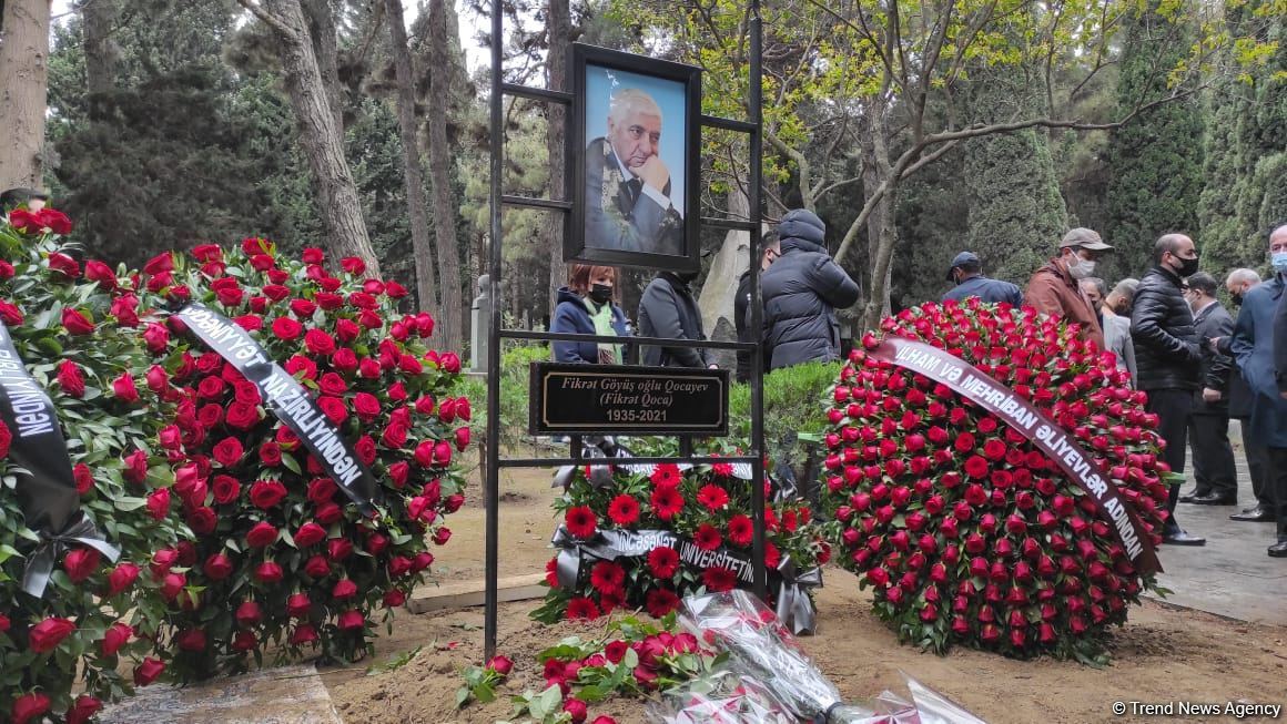 Fikrət Qoca dəfn edilib (FOTO/VİDEO) (ƏLAVƏ OLUNUB) - Gallery Image
