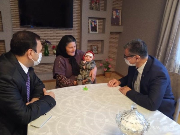 Novruz Aslanov şəhid ailələrini ziyarət etdi- FOTOLAR
