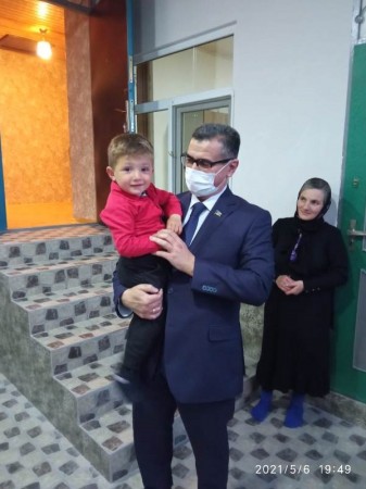 Novruz Aslanov şəhid ailələrini ziyarət etdi- FOTOLAR