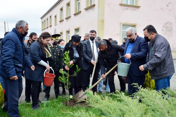Daşkəsəndə Heydər Əliyevin anadan olmasının ildönümü qeyd edildi- FOTOLAR Daşkəsəndə Heydər Əliyevin anadan olmasının ildönümü qeyd edildi- FOTOLAR