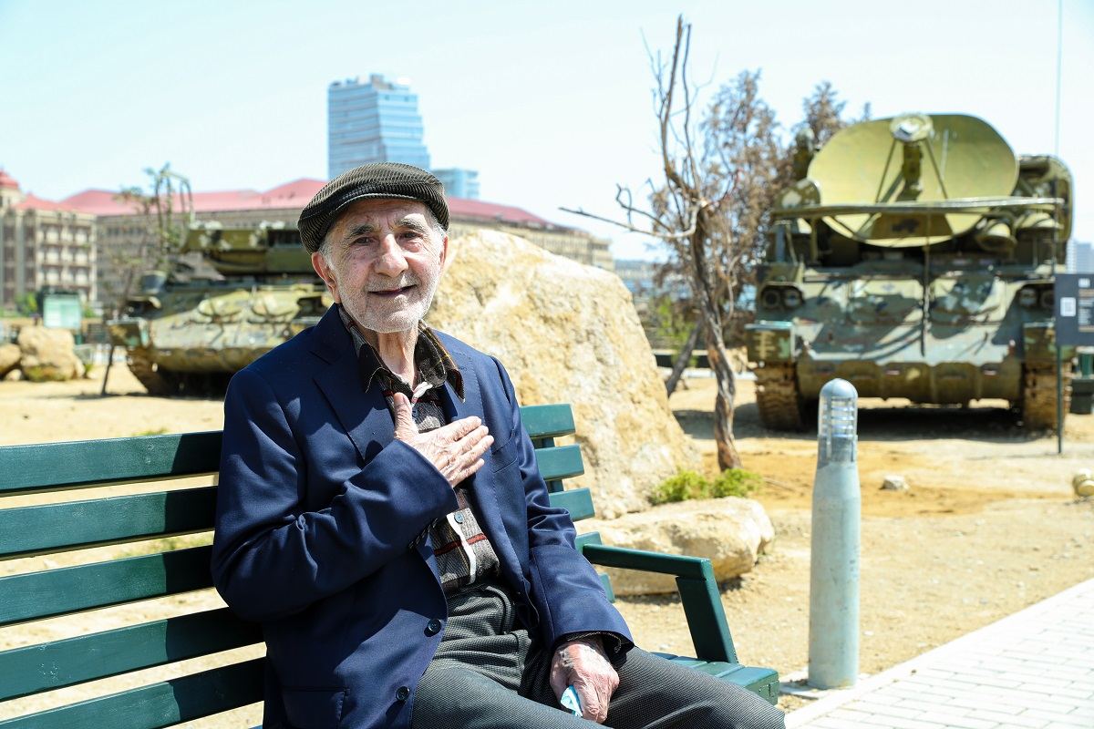 Ahıl şəxslər Hərbi Qənimətlər Parkında olublar (FOTO) - Gallery Image