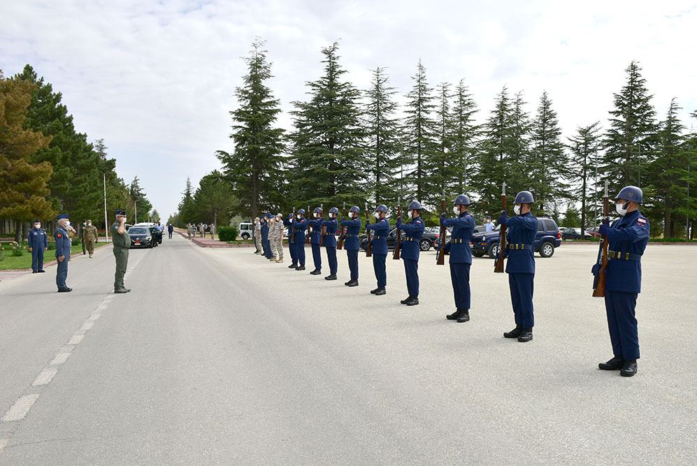 Azərbaycan HHQ komandanı Türkiyədə səfərdədir (FOTO) - Gallery Image