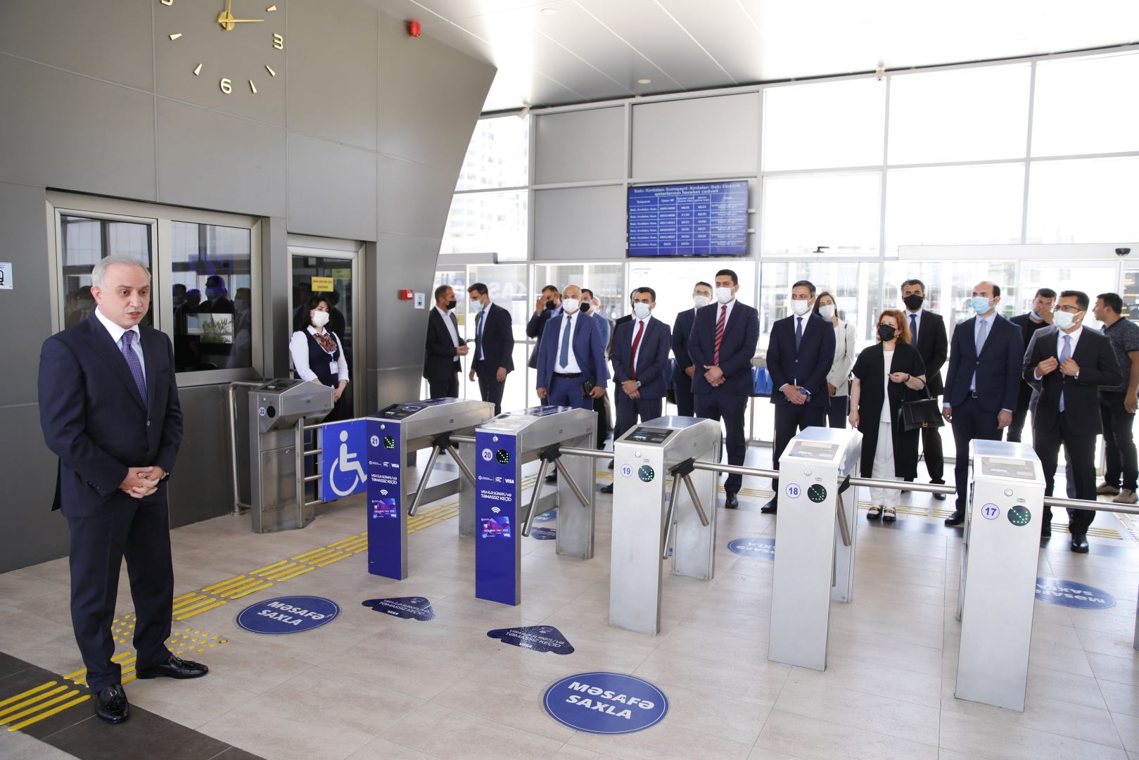 Bakı-Sumqayıt qatarında bank kartları ilə ödənişə başlanılır (FOTO) - Gallery Image
