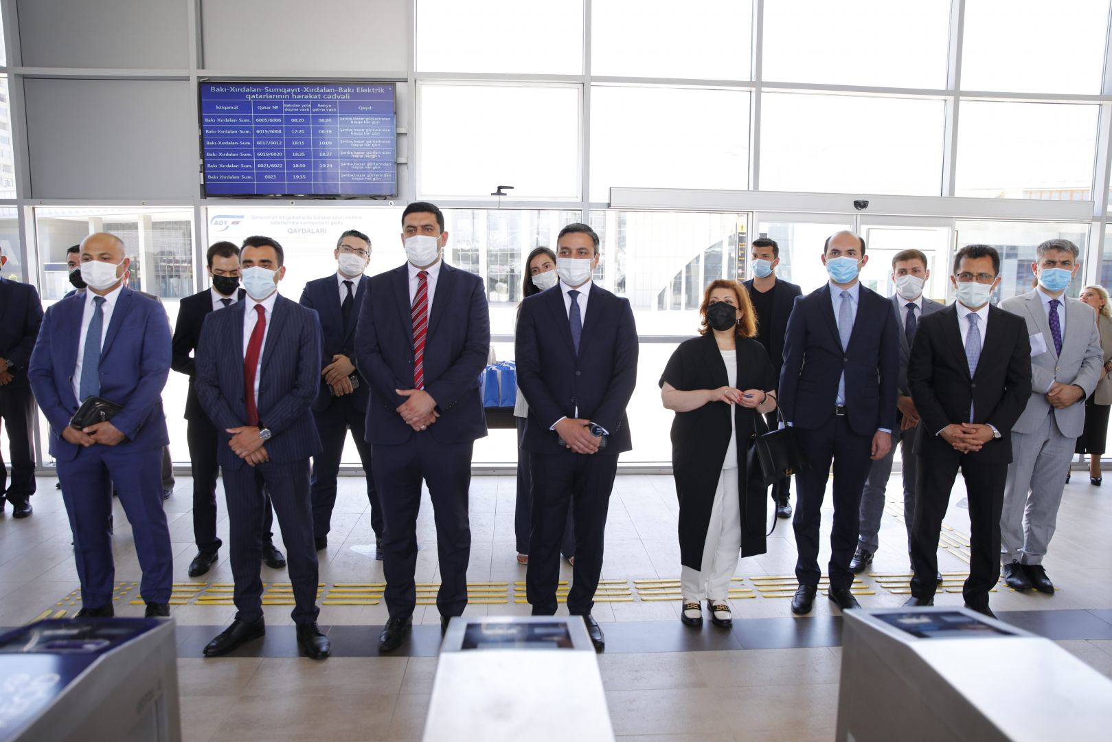 Bakı-Sumqayıt qatarında bank kartları ilə ödənişə başlanılır (FOTO) - Gallery Image