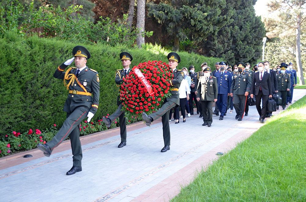Azərbaycan-Türkiyə hərbi əməkdaşlığının inkişaf perspektivləri müzakirə olunub (FOTO) - Gallery Image