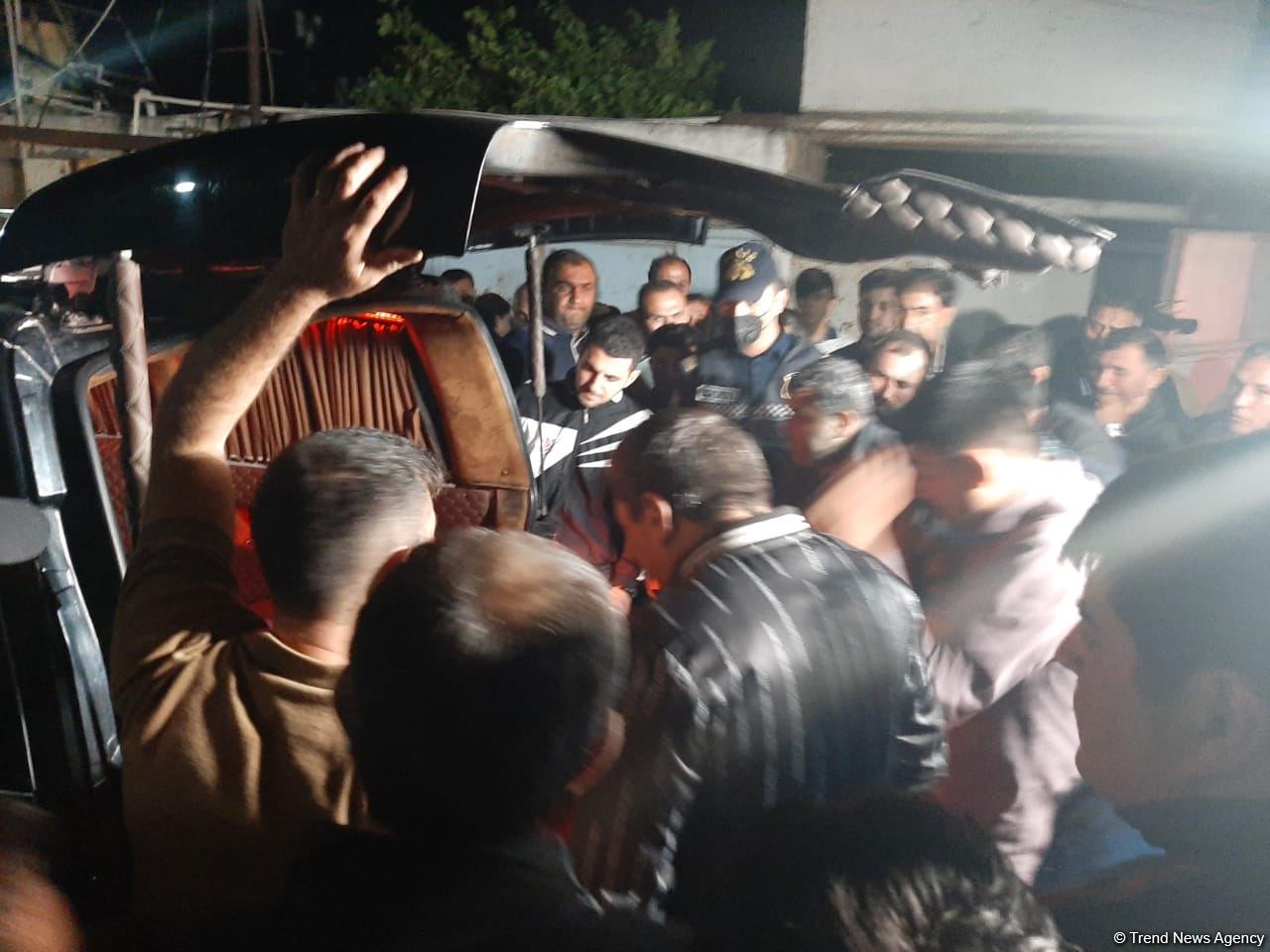 Kəlbəcərdə minaya düşən jurnalistlərin cənazəsi Bakıya gətirildi (FOTO) - Gallery Image