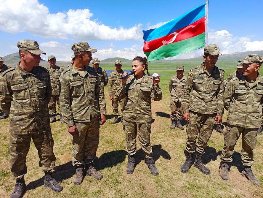 Azad olunmuş ərazilərimizdə hərbi qulluqçularla keçirilən tədbirlər davam edir (FOTO) - Gallery Image