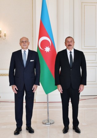 İlham Əliyev yeni səfirin etimadnaməsini qəbul etdi- FOTOLAR