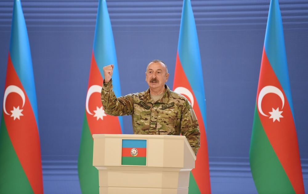 Prezident İlham Əliyev Silahlı Qüvvələr Günü münasibətilə Azərbaycan Ordusunun rəhbər və şəxsi heyətinin bir qrupu ilə görüşüb (FOTO) - Gallery Image