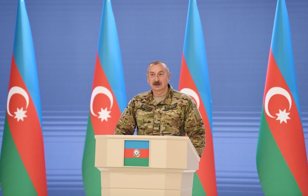 Prezident İlham Əliyev Silahlı Qüvvələr Günü münasibətilə Azərbaycan Ordusunun rəhbər və şəxsi heyətinin bir qrupu ilə görüşüb (FOTO) - Gallery Image