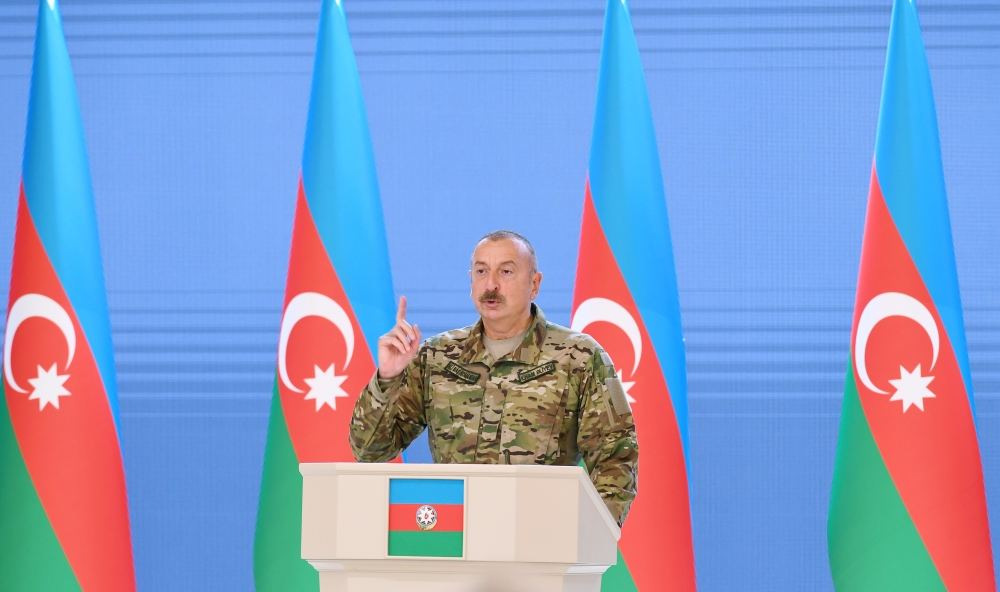 Prezident İlham Əliyev Silahlı Qüvvələr Günü münasibətilə Azərbaycan Ordusunun rəhbər və şəxsi heyətinin bir qrupu ilə görüşüb (FOTO) - Gallery Image