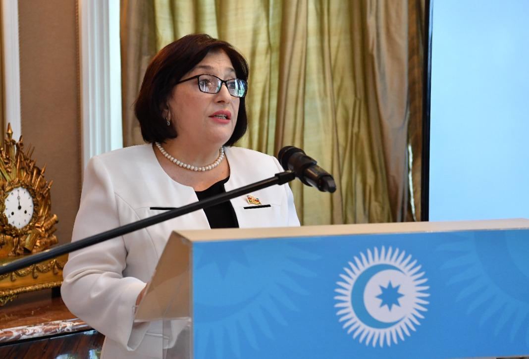 Milli Məclisin Sədri Sahibə Qafarova Türk Şurasının Budapeşt nümayəndəliyinin ofisində çıxış edib (FOTO) - Gallery Image