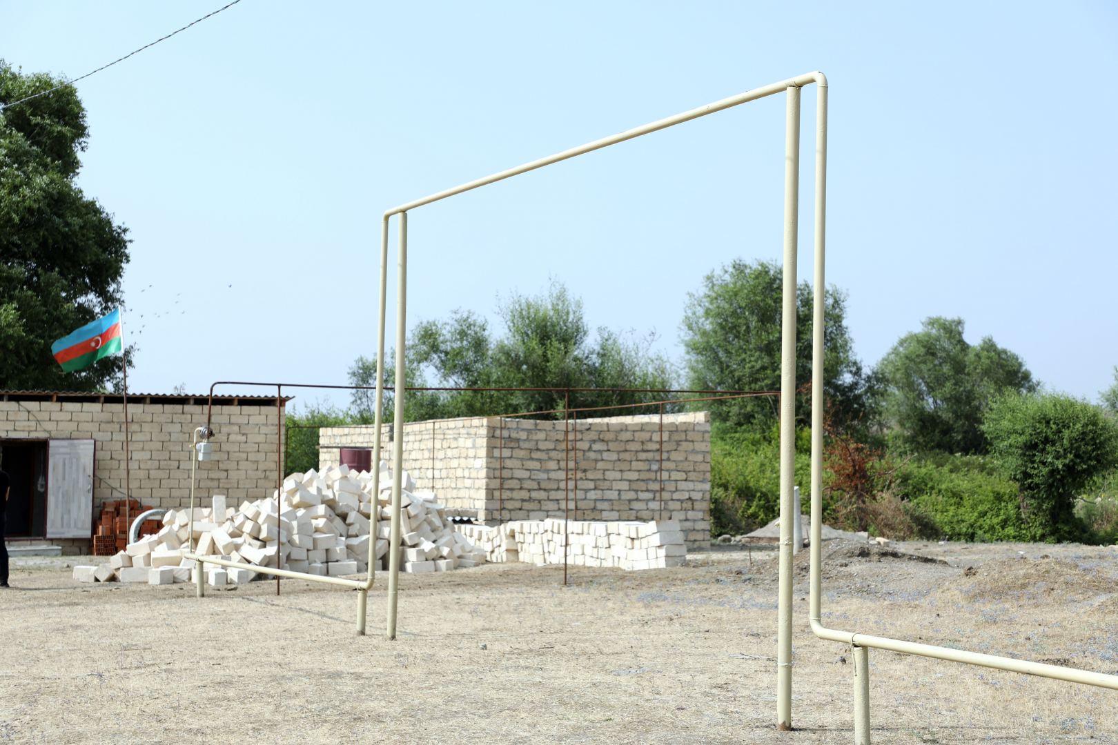 Qazi və şəhid ailələrinin evləri qazlaşdırılır (FOTO) - Gallery Image