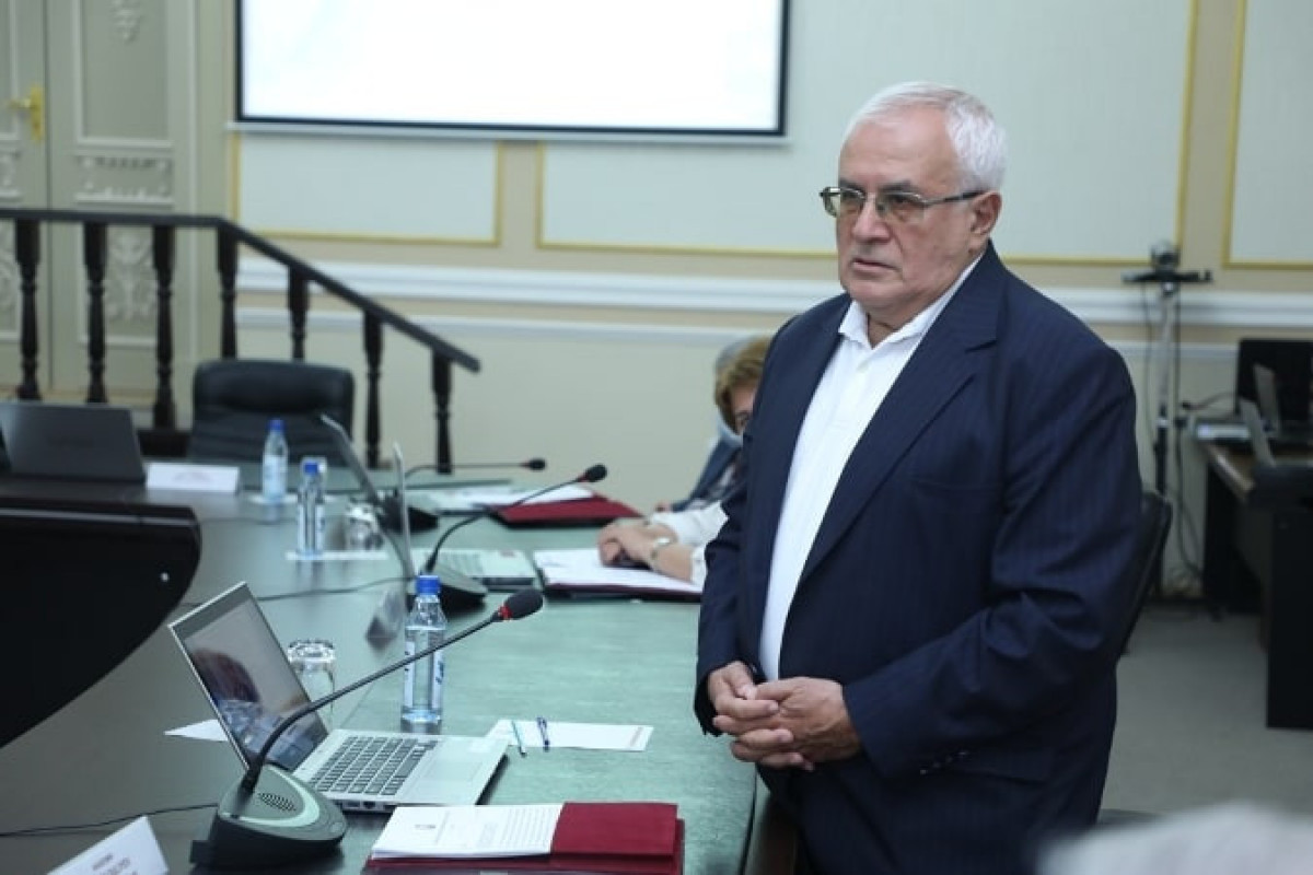 AMEA-nin bir neçə institutunun baş direktoru növbəti müddətə təsdiqlənib