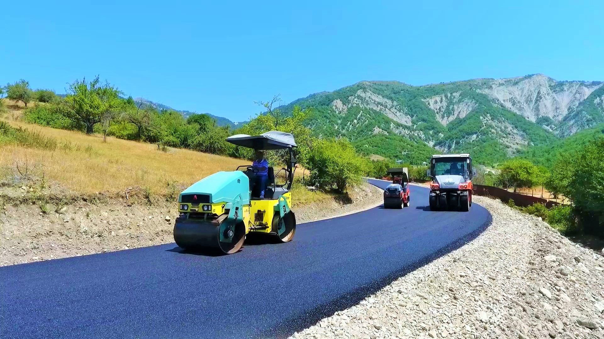 İsmayıllıda bu tarixi kəndlərin yolları yenidən qurulur (FOTO) - Gallery Image