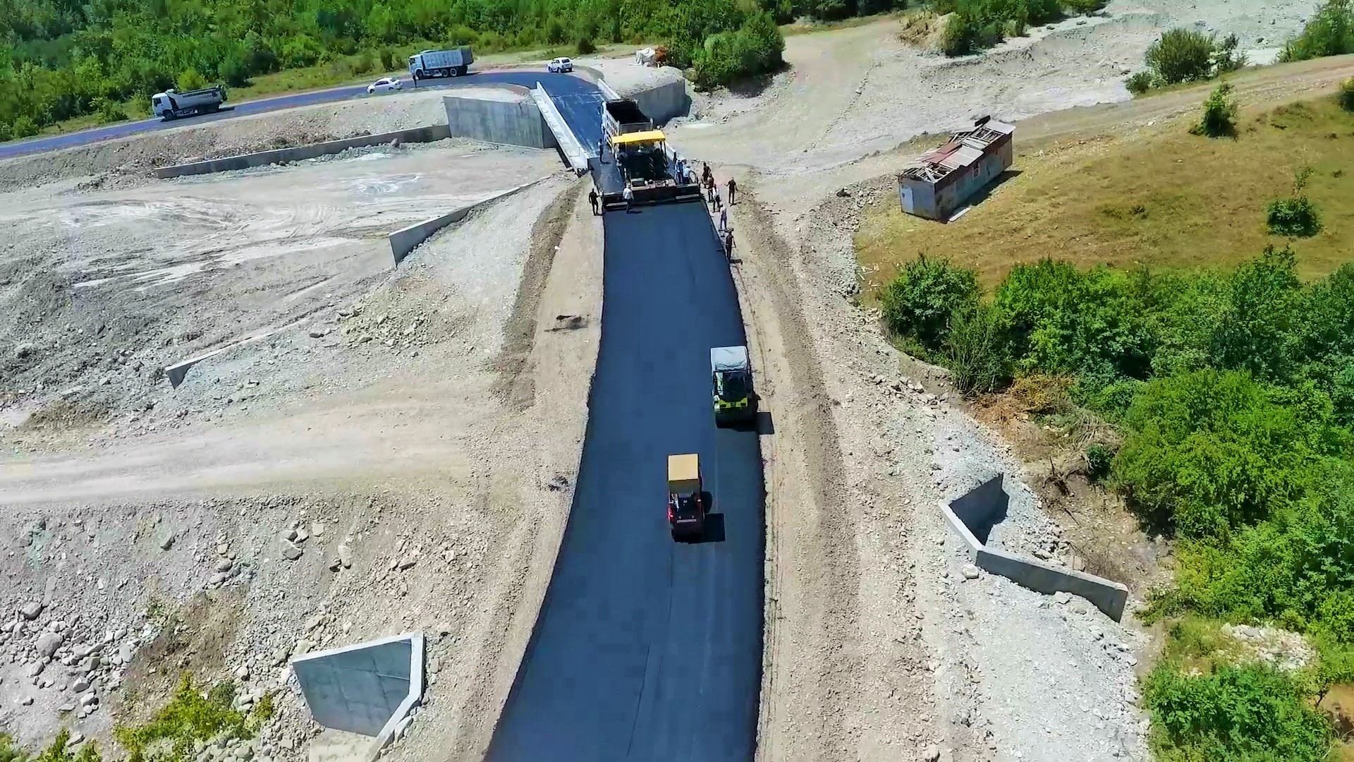 İsmayıllıda bu tarixi kəndlərin yolları yenidən qurulur (FOTO) - Gallery Image