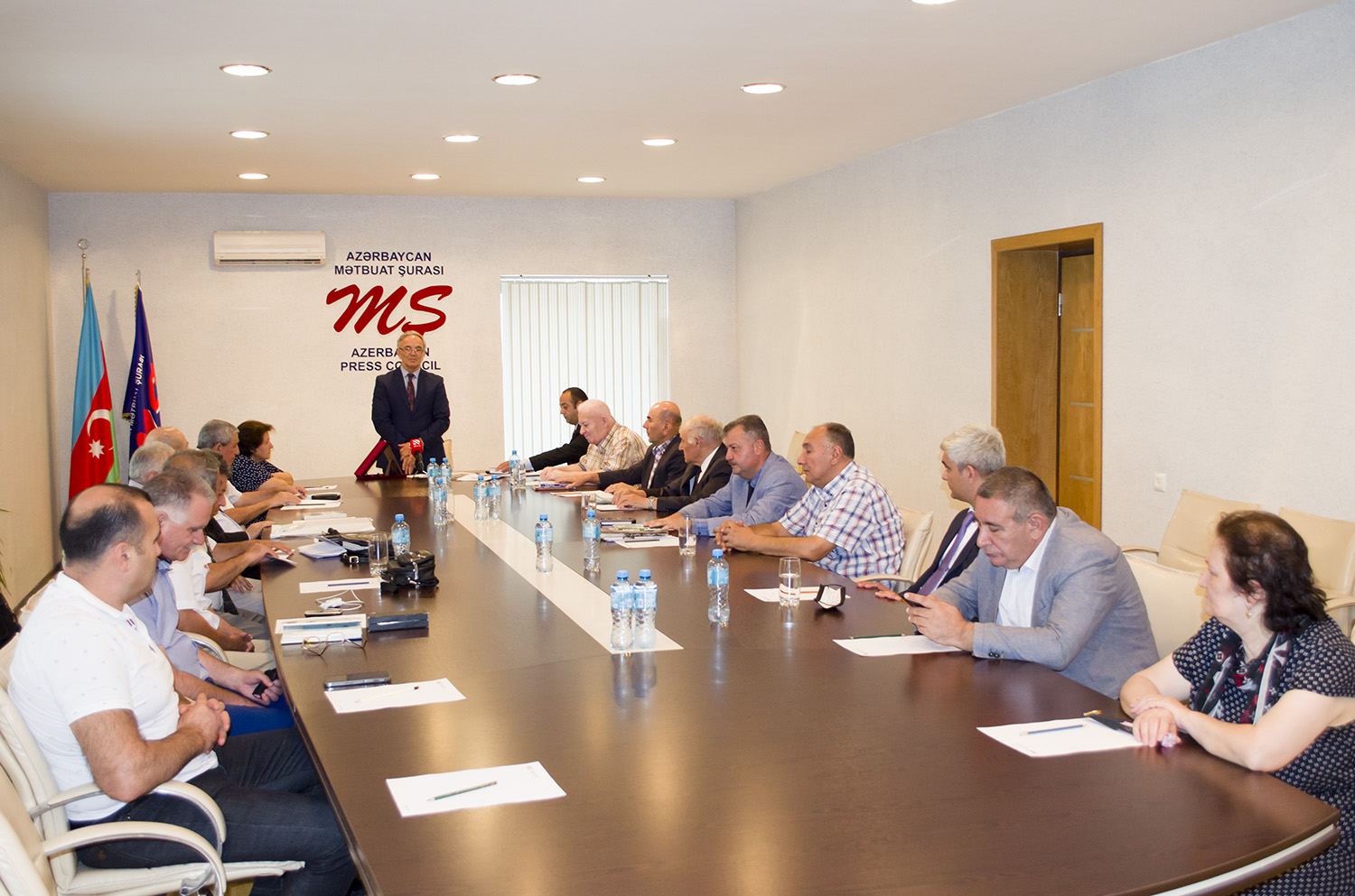 “Xocalının səsi” qəzetinin 30 illik yubileyinə həsr olunmuş toplantı keçirilib (FOTO) - Gallery Image