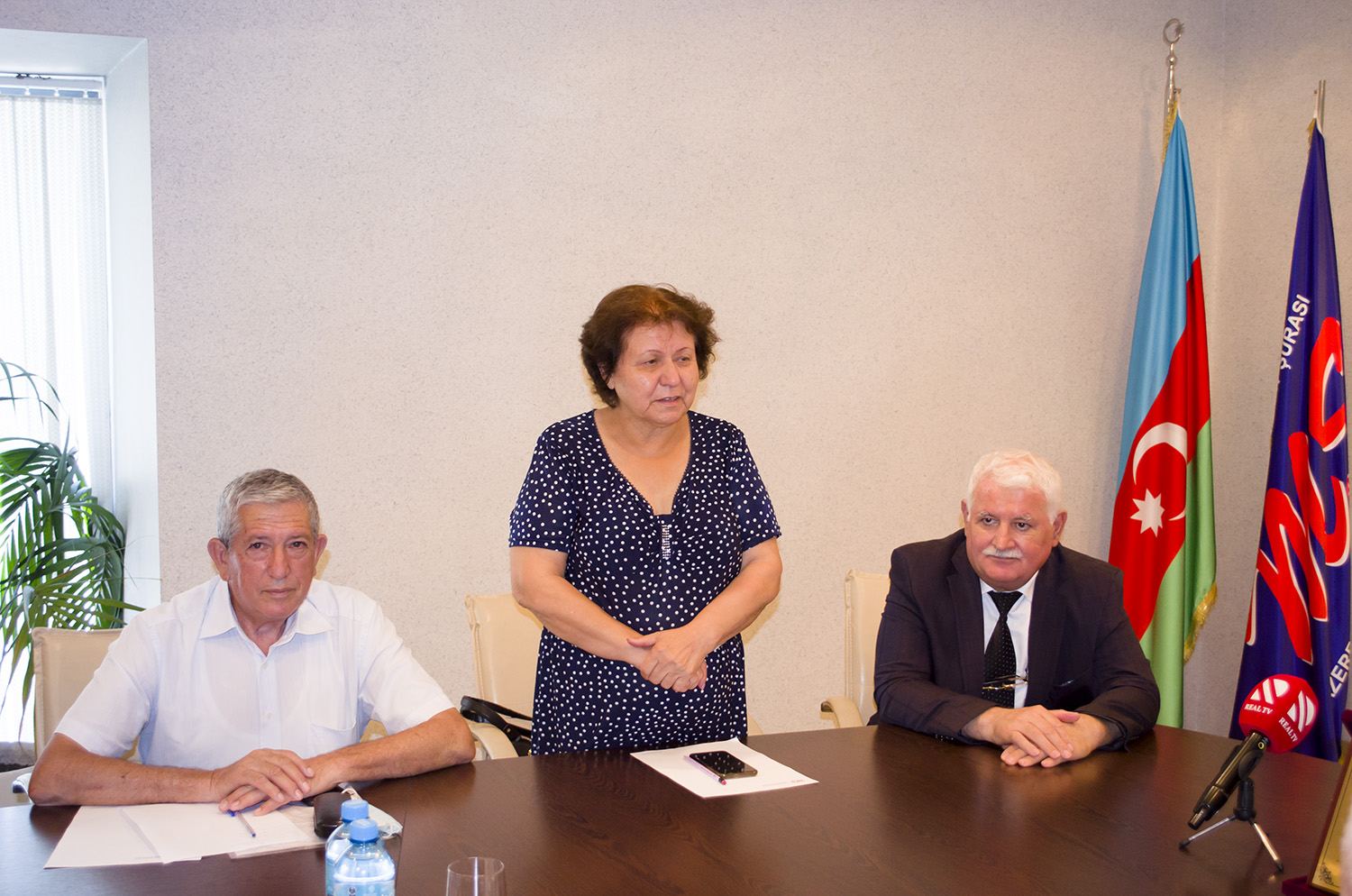 “Xocalının səsi” qəzetinin 30 illik yubileyinə həsr olunmuş toplantı keçirilib (FOTO) - Gallery Image