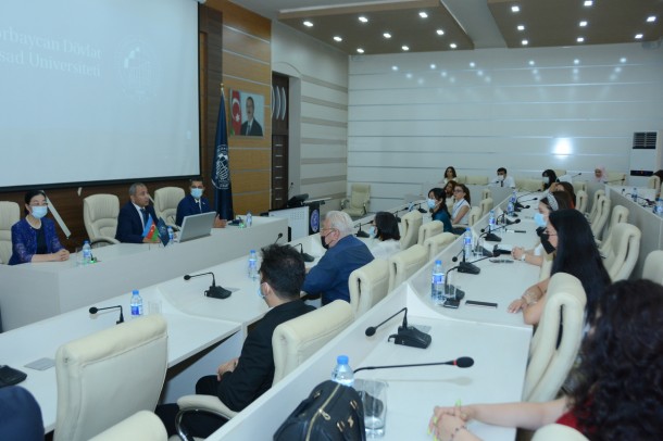 UNEC-də məzunlara sertifikatlar təqdim olundu- FOTOLAR